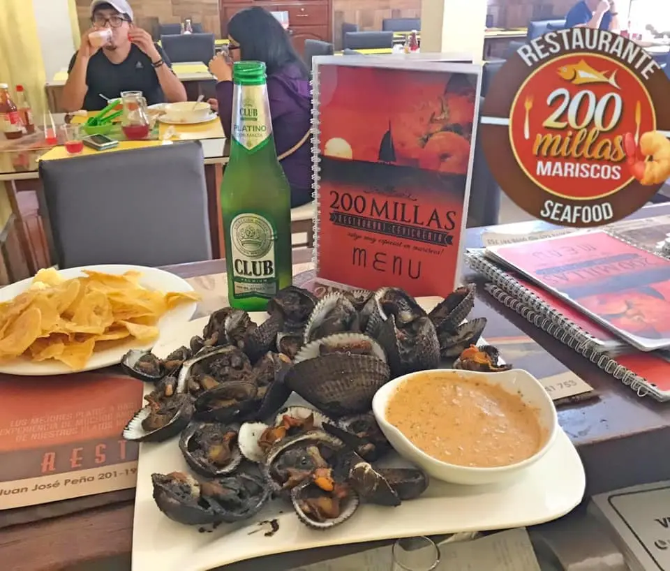 Conchas Asadas - Especialidad al grill con patacones en 200 Millas Loja